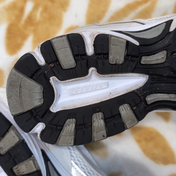 SAUCONY Unisex White Mesh Sneakers - Picture 7 of 10